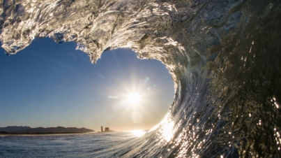 Barrelling wave, close-up, Hawaii